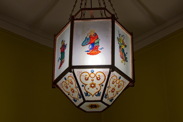 Light with Chinese Paintings