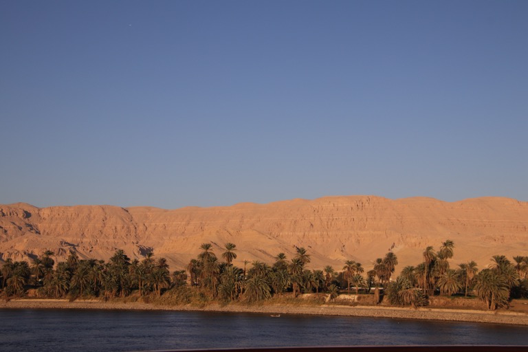 Desert is close to the Nile