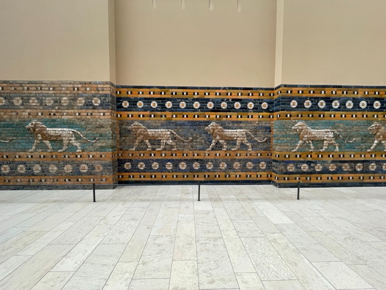 Ishtar Gate corridor detail