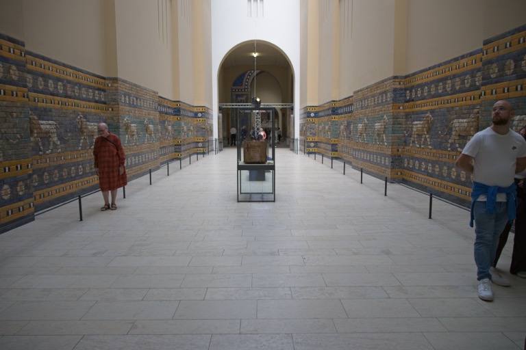 Ishtar Gate corridor